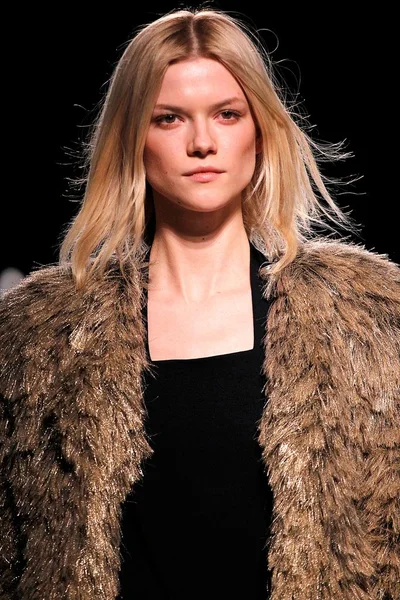 Look 13